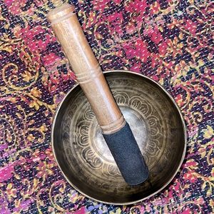 Tibetan Vintage Singing Bowl Set ~ Ohm meditation 🧘🏼‍♀️ 5”